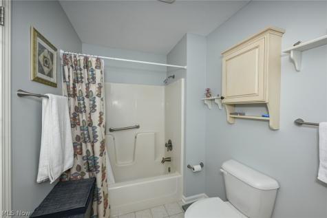 923 Elizabeth Court Cuyahoga Falls OH 44221
