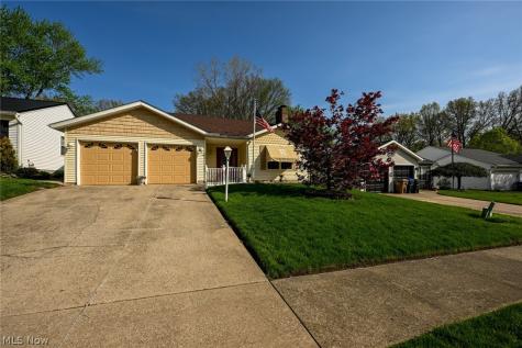 923 Elizabeth Court Cuyahoga Falls OH 44221