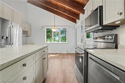 132 Hillcrest Drive Marietta OH 45750