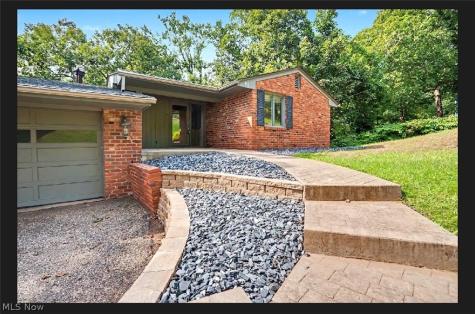 132 Hillcrest Drive Marietta OH 45750