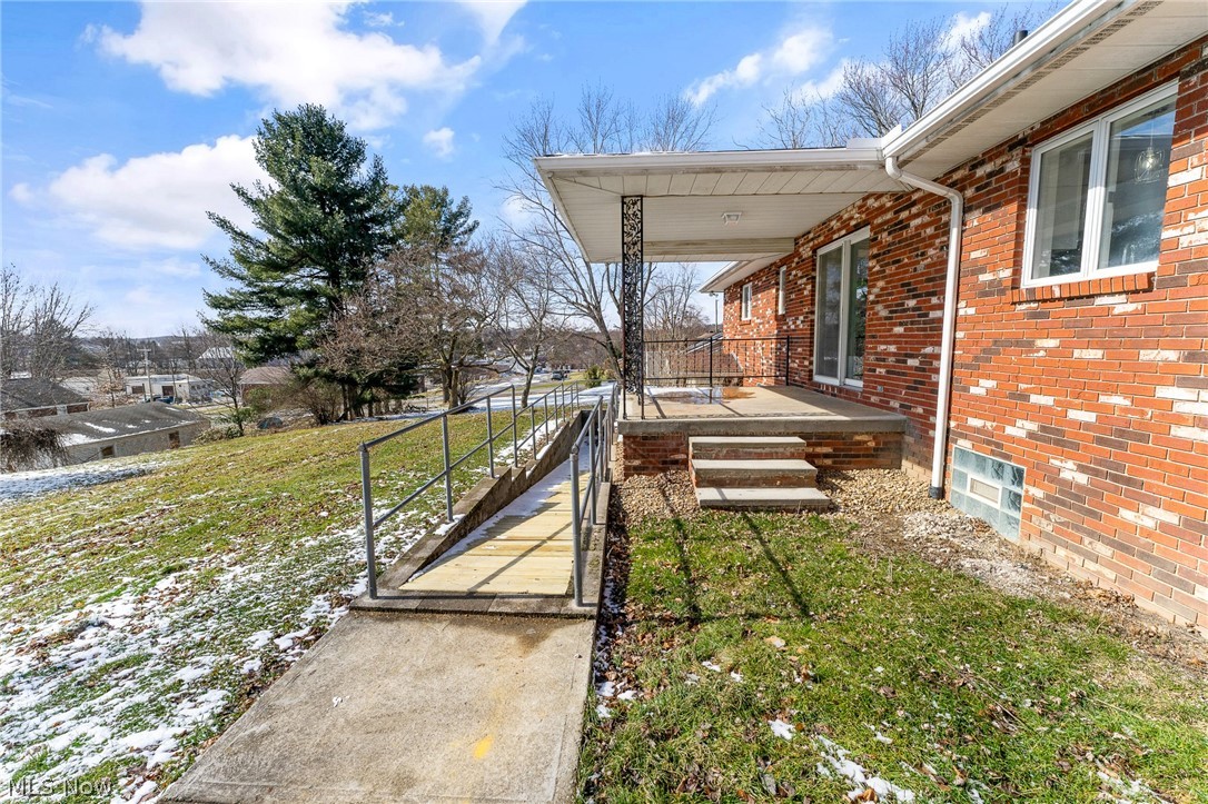 49075 Maple Lane East Liverpool OH 43920