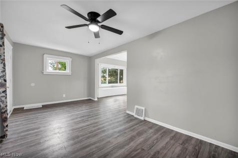 5012 Russell Avenue Parma OH 44134
