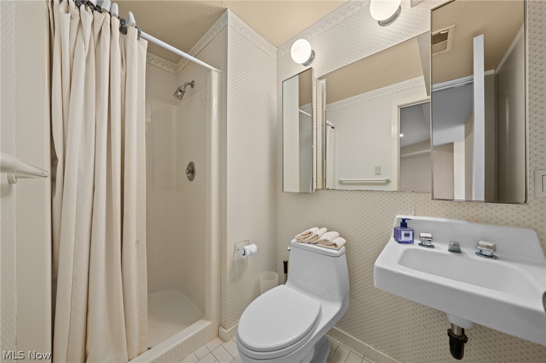 6 Whisperwood Lane Hunting Valley OH 44022
