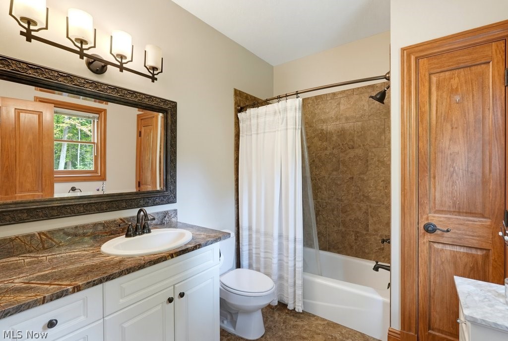 18180 Sedge Court Chagrin Falls OH 44023