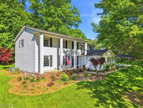 8700 Bradford Lane Brecksville OH 44141