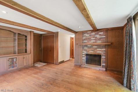 8700 Bradford Lane Brecksville OH 44141