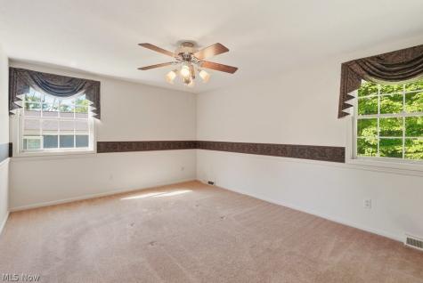 8700 Bradford Lane Brecksville OH 44141