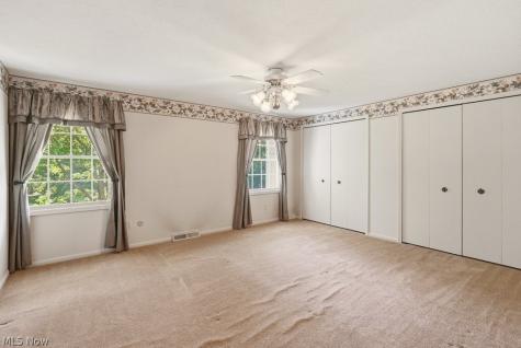 8700 Bradford Lane Brecksville OH 44141