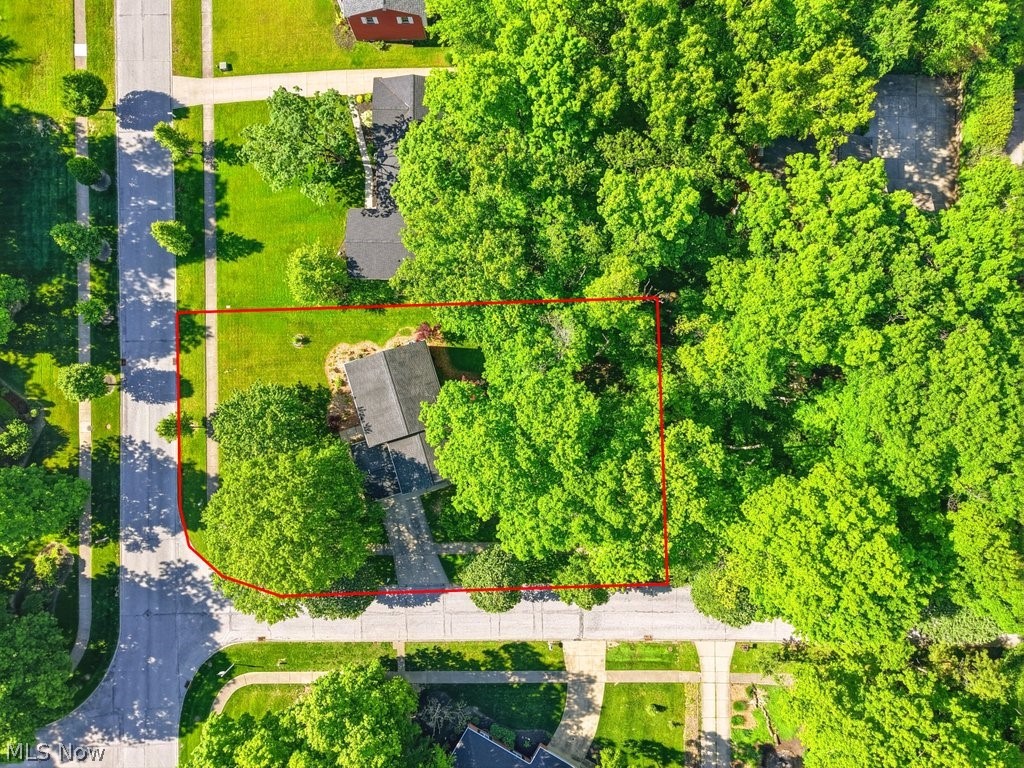 8700 Bradford Lane Brecksville OH 44141