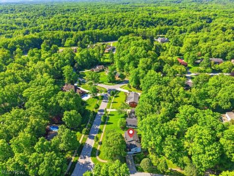 8700 Bradford Lane Brecksville OH 44141