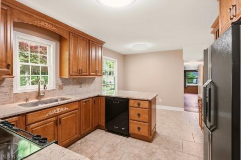 8700 Bradford Lane Brecksville OH 44141