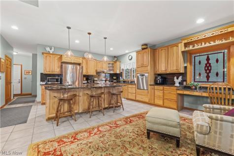 2011 E Swan Lake Circle Kent OH 44240