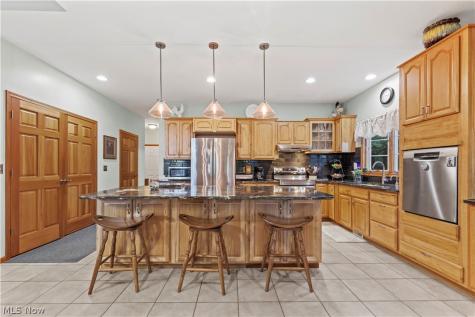 2011 E Swan Lake Circle Kent OH 44240