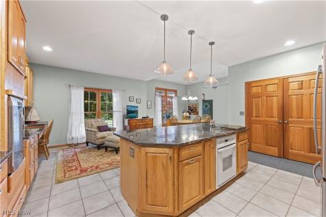 2011 E Swan Lake Circle Kent OH 44240