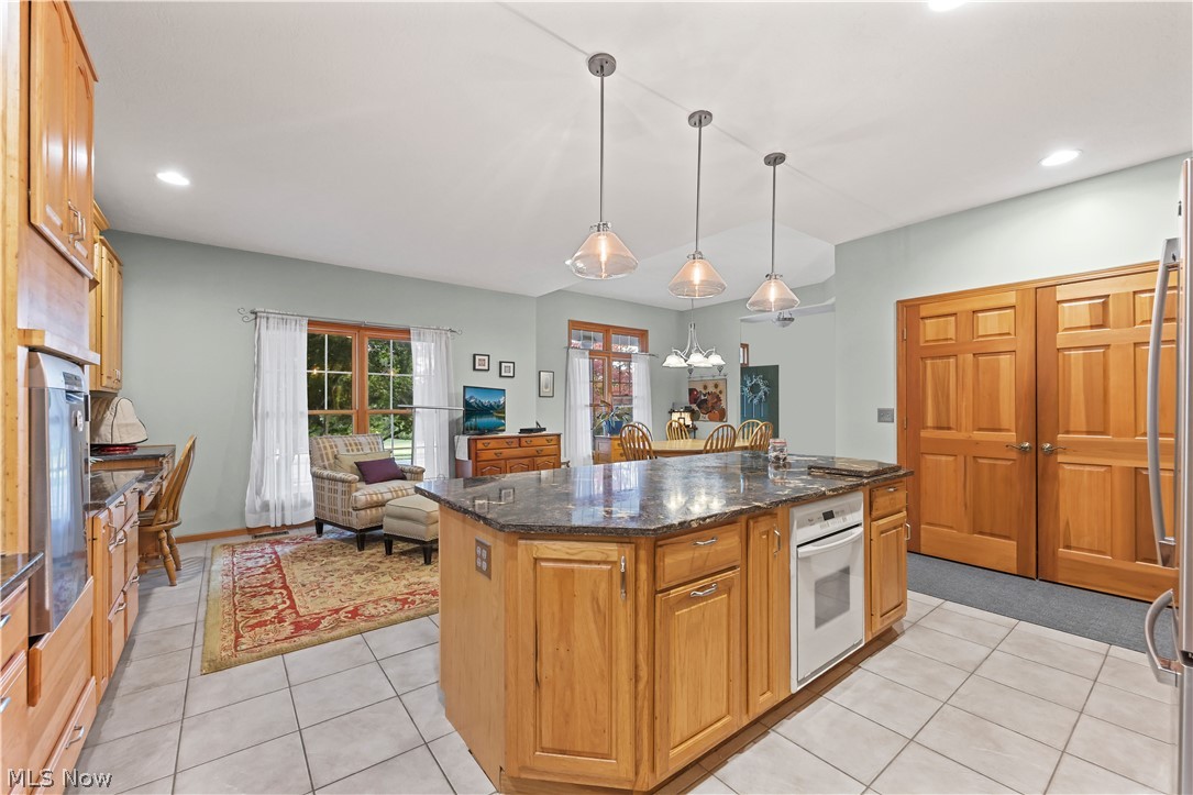 2011 E Swan Lake Circle Kent OH 44240