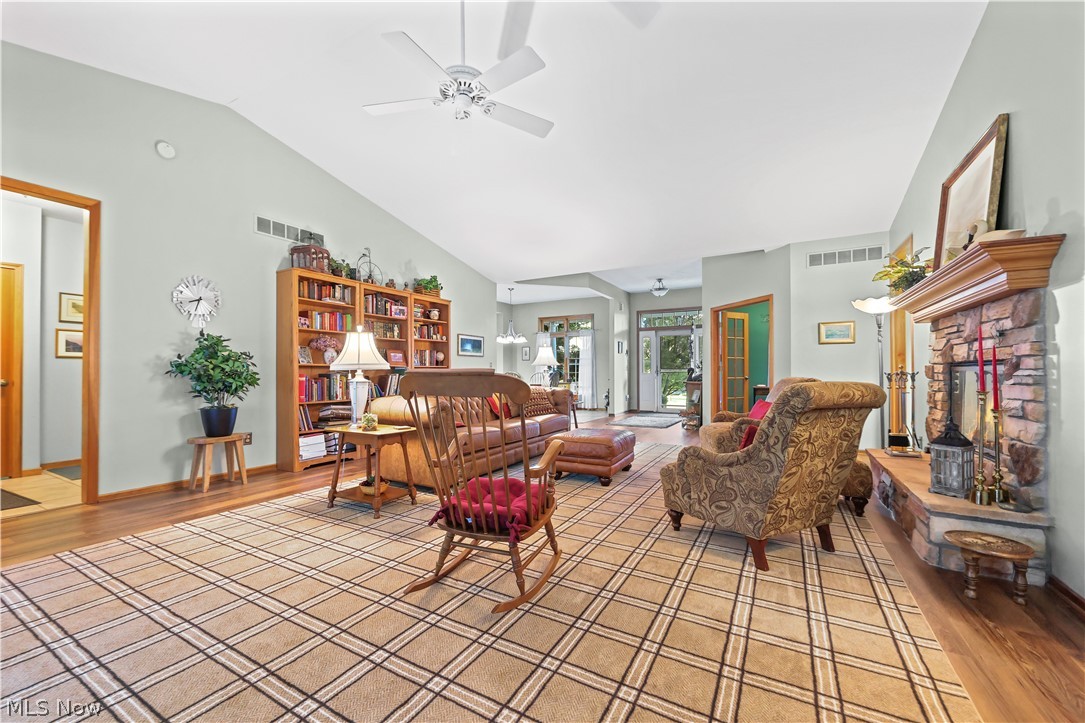 2011 E Swan Lake Circle Kent OH 44240