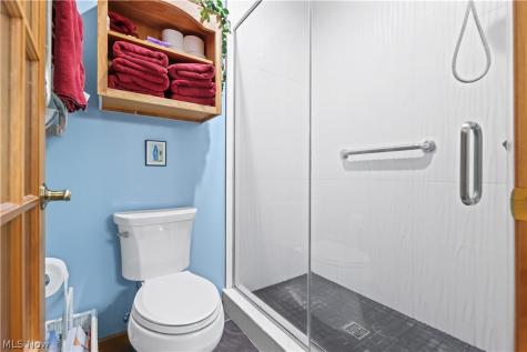 2011 E Swan Lake Circle Kent OH 44240