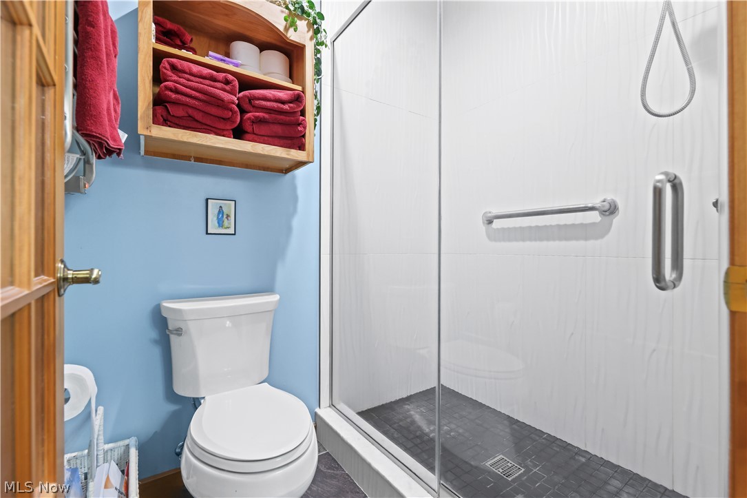 2011 E Swan Lake Circle Kent OH 44240