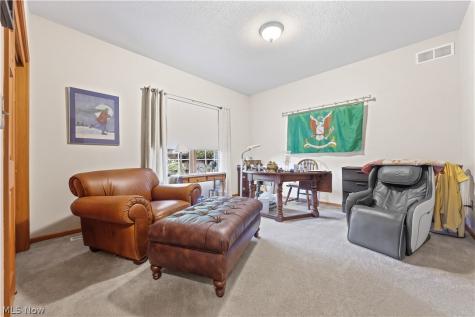 2011 E Swan Lake Circle Kent OH 44240