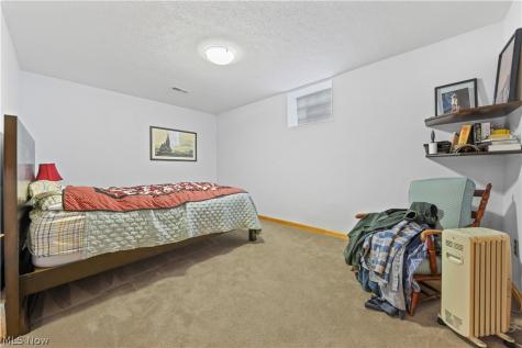 2011 E Swan Lake Circle Kent OH 44240