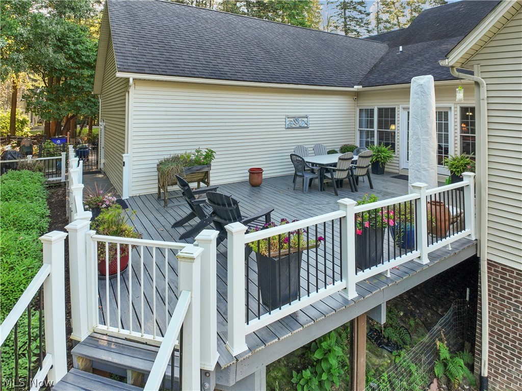 2011 E Swan Lake Circle Kent OH 44240