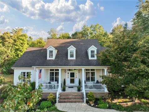 2011 E Swan Lake Circle Kent OH 44240