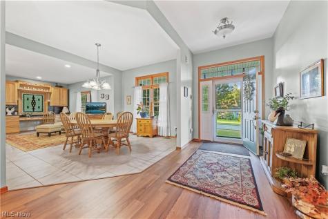 2011 E Swan Lake Circle Kent OH 44240