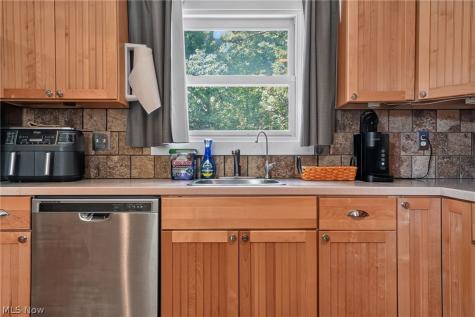 15414 Lakeshore Drive Burton OH 44021