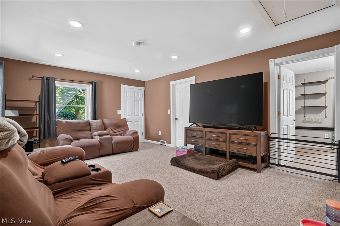 15414 Lakeshore Drive Burton OH 44021
