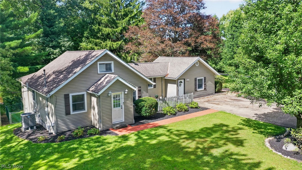 15414 Lakeshore Drive Burton OH 44021
