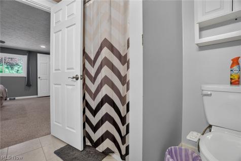 15414 Lakeshore Drive Burton OH 44021