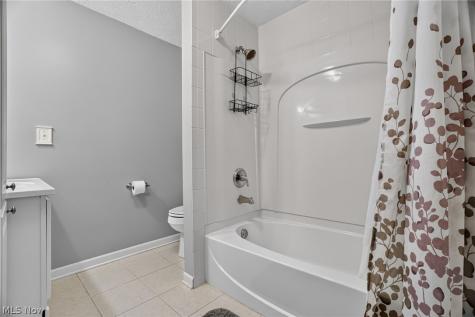 15414 Lakeshore Drive Burton OH 44021