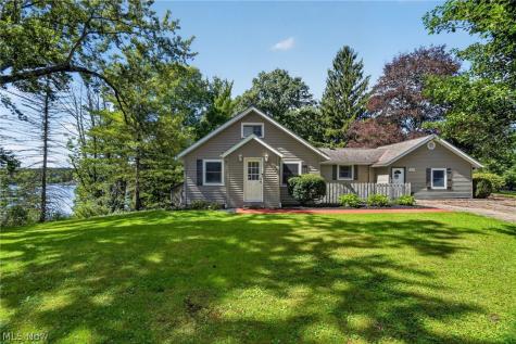 15414 Lakeshore Drive Burton OH 44021