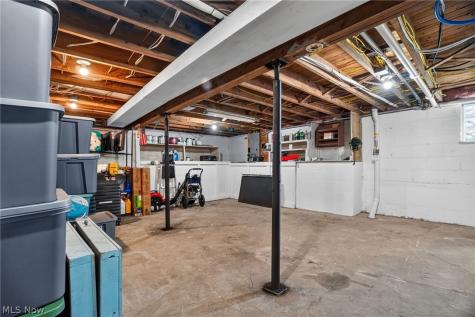 15414 Lakeshore Drive Burton OH 44021