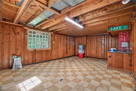 15414 Lakeshore Drive Burton OH 44021