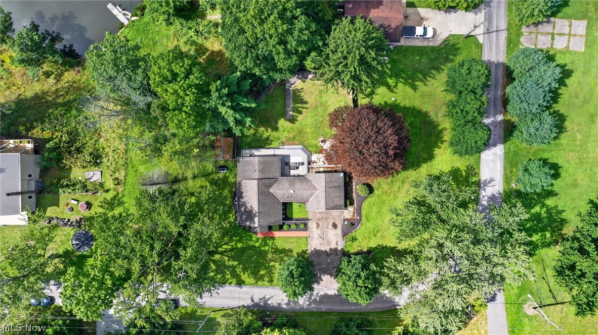 15414 Lakeshore Drive Burton OH 44021