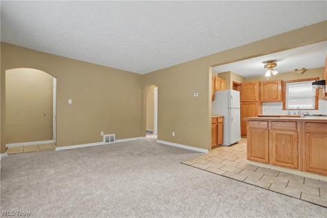 1761 Marks Avenue Akron OH 44305