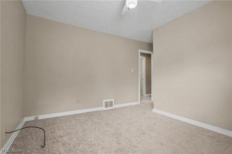 1761 Marks Avenue Akron OH 44305