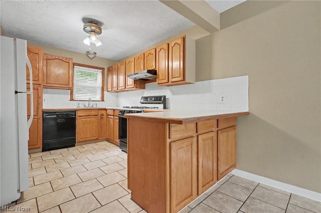 1761 Marks Avenue Akron OH 44305