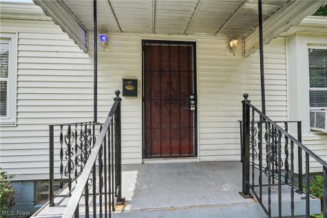 1761 Marks Avenue Akron OH 44305