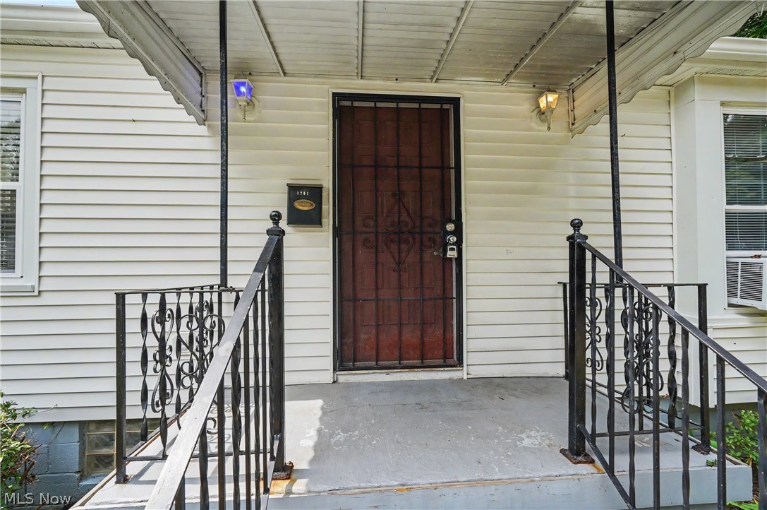 1761 Marks Avenue Akron OH 44305