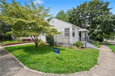 1761 Marks Avenue Akron OH 44305