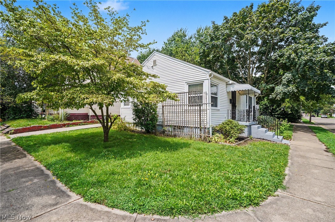 1761 Marks Avenue Akron OH 44305