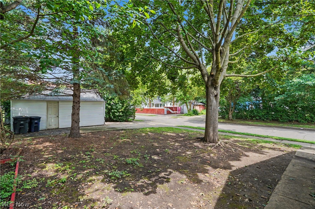 1761 Marks Avenue Akron OH 44305