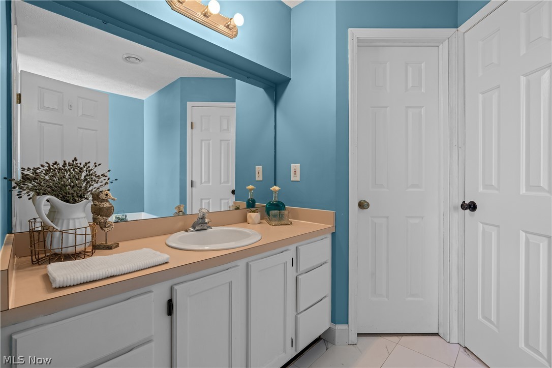 35316 Oxford Court North Ridgeville OH 44039