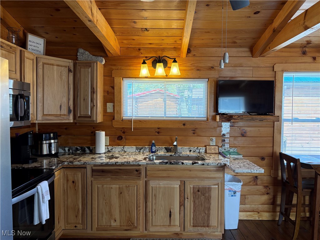 5919 Lake Road W Ashtabula OH 44004
