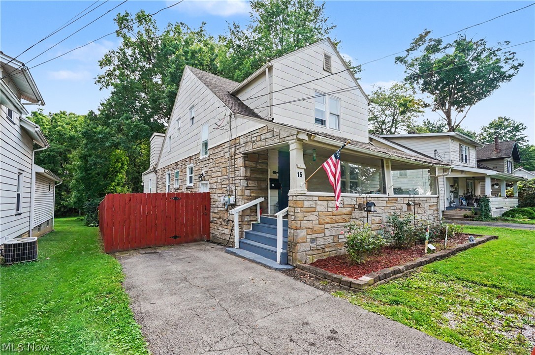 15 Massachusetts Avenue Poland OH 44514