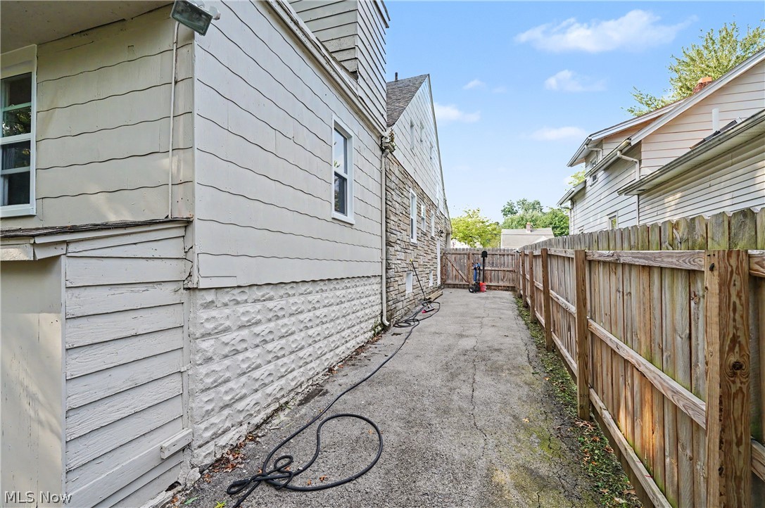 15 Massachusetts Avenue Poland OH 44514