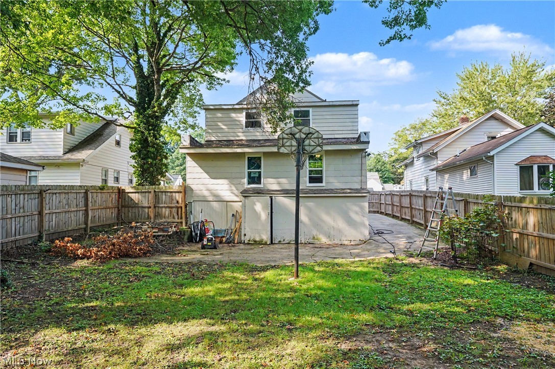 15 Massachusetts Avenue Poland OH 44514