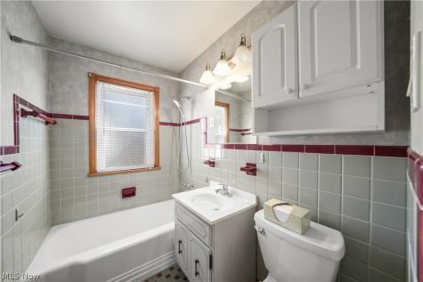 5141 W 8th Street Brooklyn Heights OH 44131